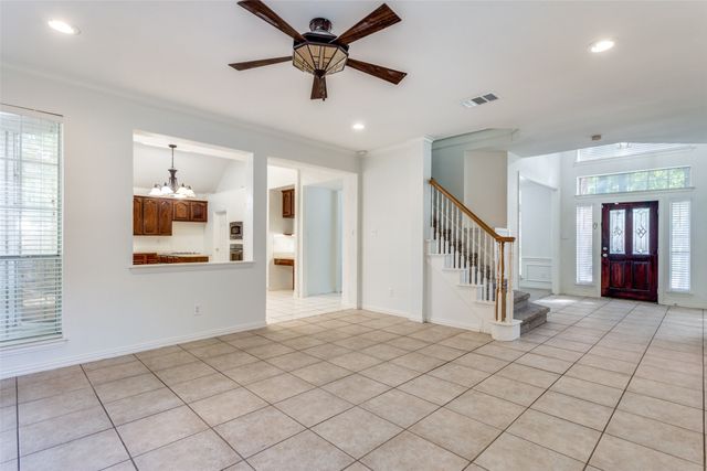 2021 Broadleaf Drive, Arlington, TX 76001