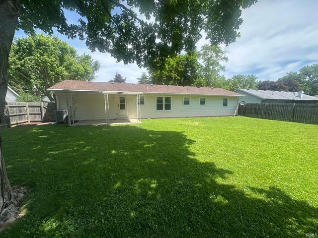 2301 W Village Drive, Muncie, IN 47304