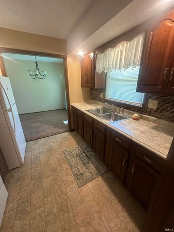 2301 W Village Drive, Muncie, IN 47304