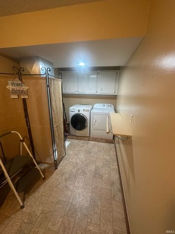 2301 W Village Drive, Muncie, IN 47304