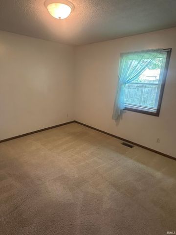 2301 W Village Drive, Muncie, IN 47304