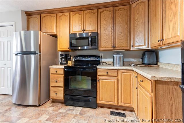 732 Stone Cross Drive, Spring Lake, NC 28390