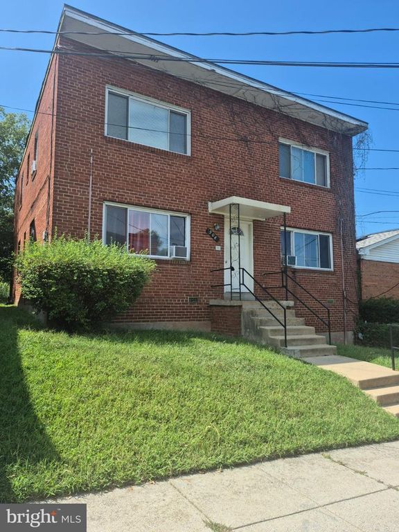 908 48TH PL NE, Washington, DC 20019