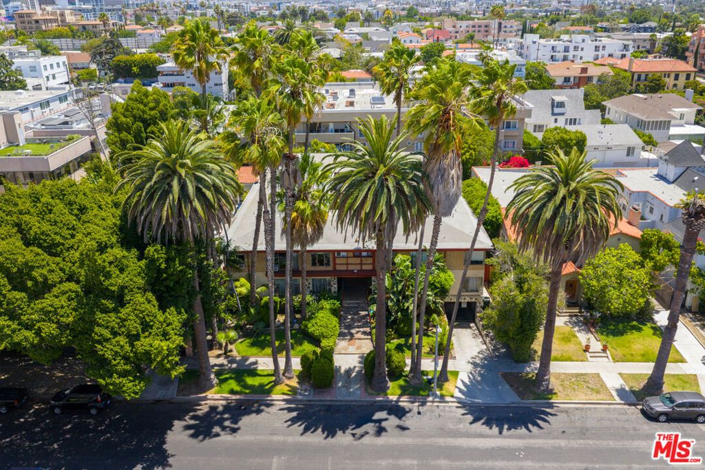 Image 28 of property listing at 720 S Plymouth Boulevard, Los Angeles, CA 90005
