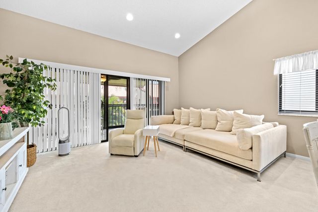7681 Lexington Club Boulevard D, Delray Beach, FL 33446