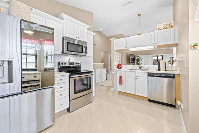 7681 Lexington Club Boulevard D, Delray Beach, FL 33446