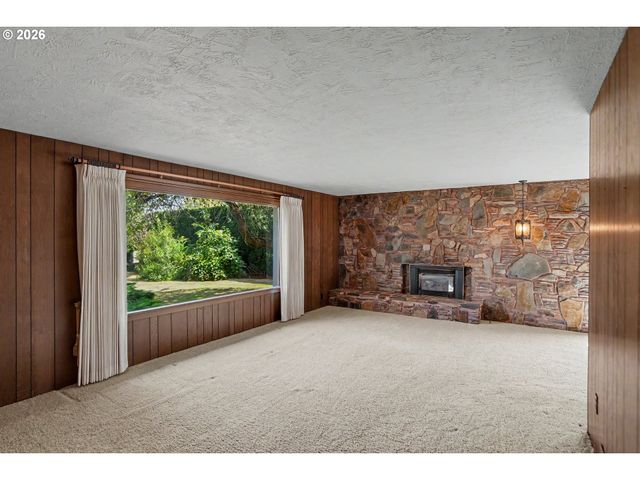 11874 HAZELGREEN Rd Ne, Silverton, OR 97381