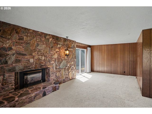 11874 HAZELGREEN Rd Ne, Silverton, OR 97381