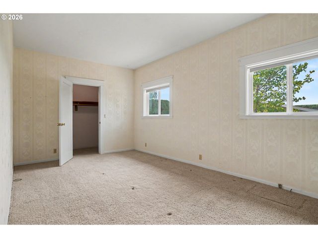 11874 HAZELGREEN Rd Ne, Silverton, OR 97381