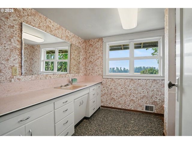 11874 HAZELGREEN Rd Ne, Silverton, OR 97381