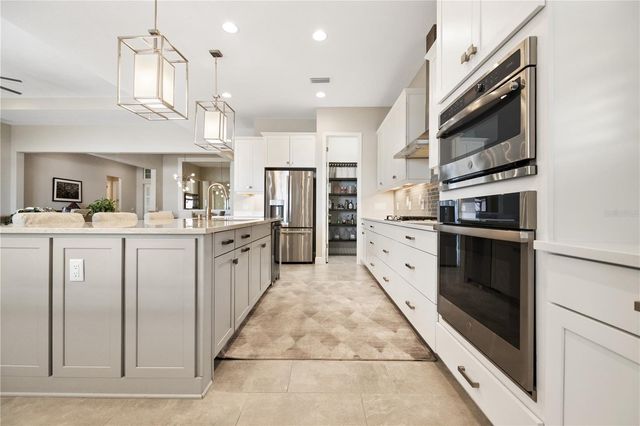 8083 WATERBEND TRAIL, Sarasota, FL 34240