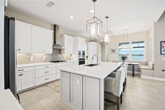 8083 WATERBEND TRAIL, Sarasota, FL 34240