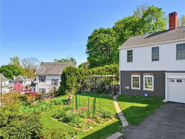 520 East Avenue, Pawtucket, RI 02860