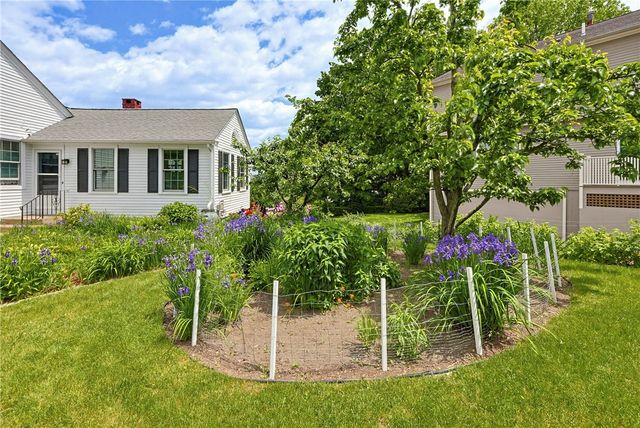 520 East Avenue, Pawtucket, RI 02860