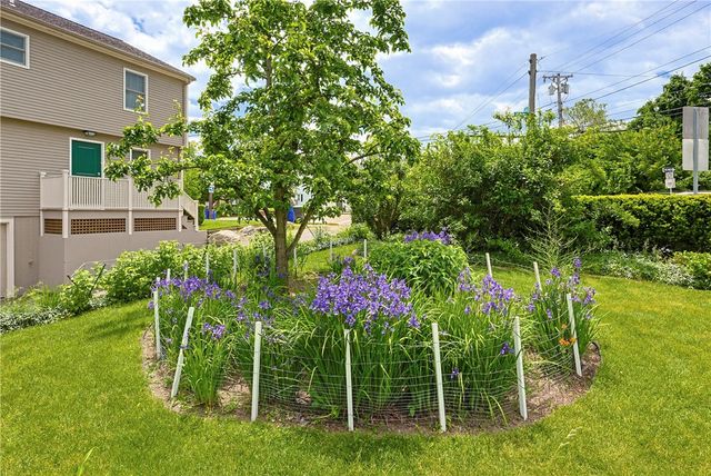 520 East Avenue, Pawtucket, RI 02860