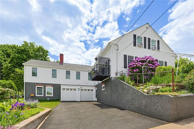 520 East Avenue, Pawtucket, RI 02860