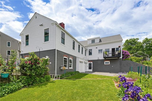 520 East Avenue, Pawtucket, RI 02860