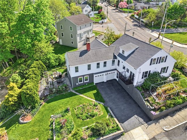 520 East Avenue, Pawtucket, RI 02860