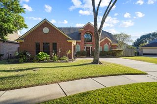 2013 Pembroke Bay Drive, League City, TX 77573
