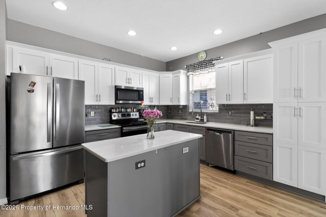 8483 Pinetop Ridge Lane, Brooksville, FL 34613