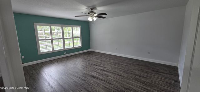 196 Nemo Circle NE, Melbourne, FL 32907