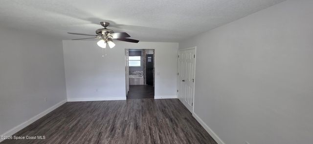 196 Nemo Circle NE, Melbourne, FL 32907