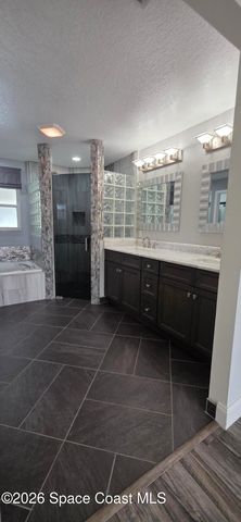 196 Nemo Circle NE, Melbourne, FL 32907