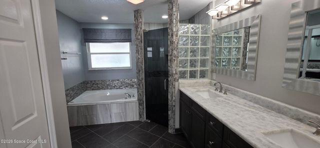 196 Nemo Circle NE, Melbourne, FL 32907