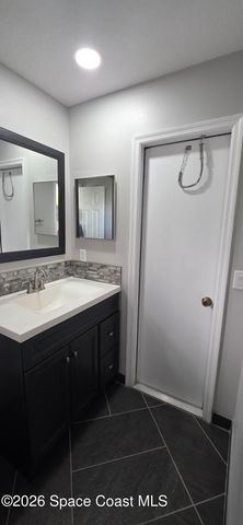 196 Nemo Circle NE, Melbourne, FL 32907