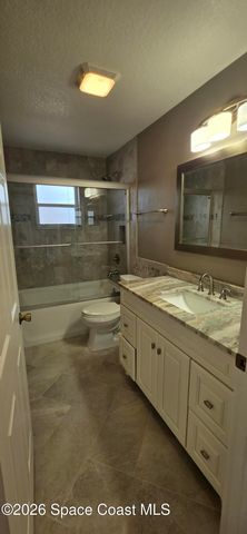196 Nemo Circle NE, Melbourne, FL 32907