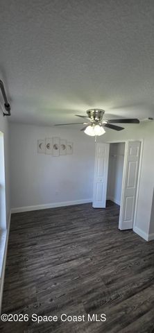 196 Nemo Circle NE, Melbourne, FL 32907