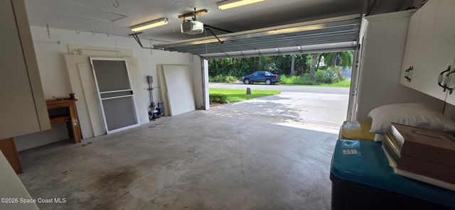 196 Nemo Circle NE, Melbourne, FL 32907