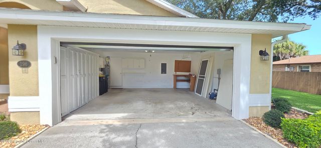 196 Nemo Circle NE, Melbourne, FL 32907