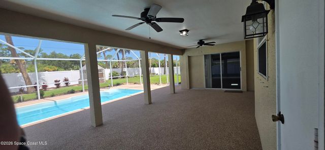 196 Nemo Circle NE, Melbourne, FL 32907