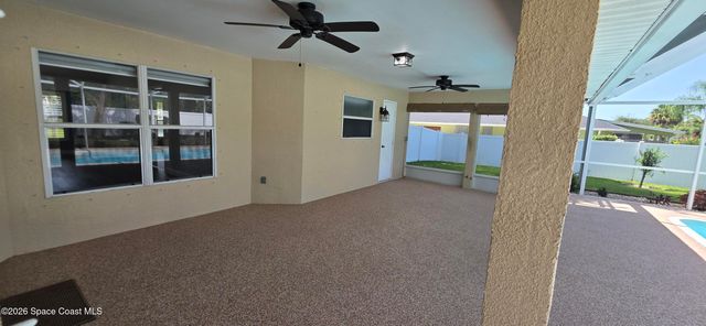 196 Nemo Circle NE, Melbourne, FL 32907