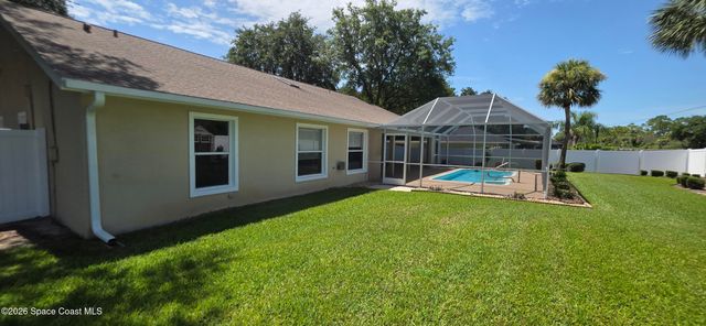196 Nemo Circle NE, Melbourne, FL 32907