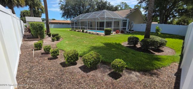 196 Nemo Circle NE, Melbourne, FL 32907