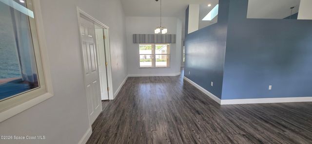 196 Nemo Circle NE, Melbourne, FL 32907