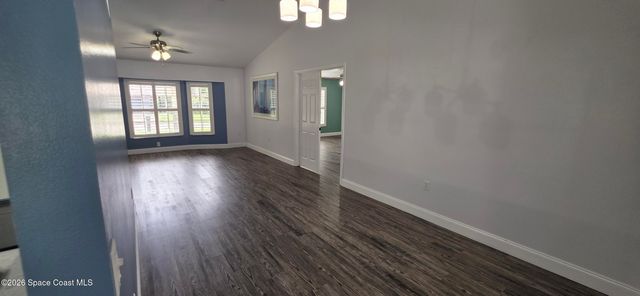 196 Nemo Circle NE, Melbourne, FL 32907