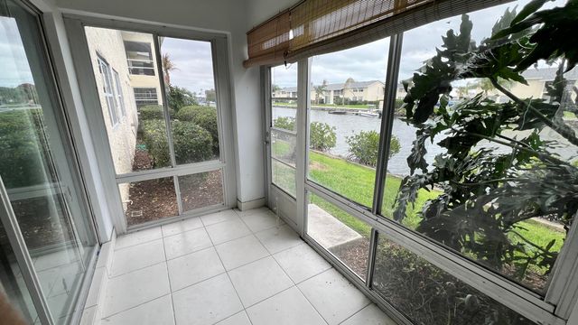 1860 Robalo Drive 104, Vero Beach, FL 32960