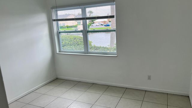 1860 Robalo Drive 104, Vero Beach, FL 32960