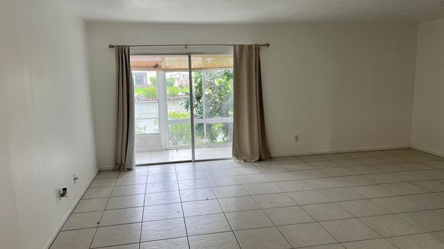 1860 Robalo Drive 104, Vero Beach, FL 32960