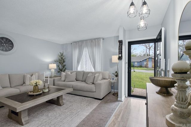 1405 Green Mountain DR, Little Rock, AR 72211