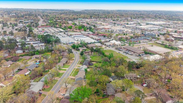 1405 Green Mountain DR, Little Rock, AR 72211