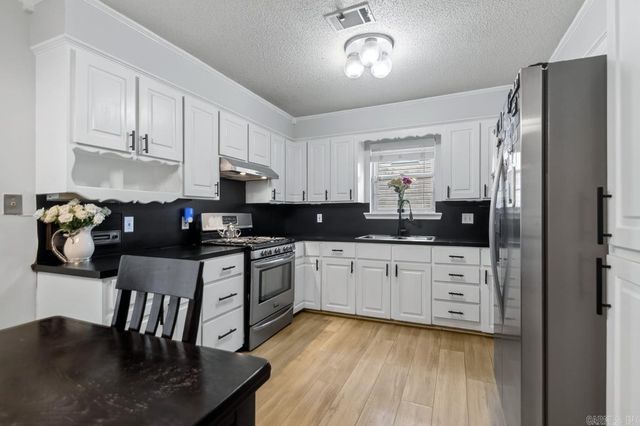 1405 Green Mountain DR, Little Rock, AR 72211