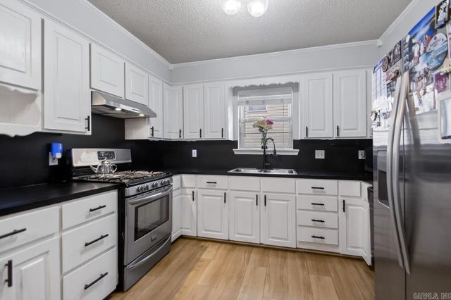 1405 Green Mountain DR, Little Rock, AR 72211