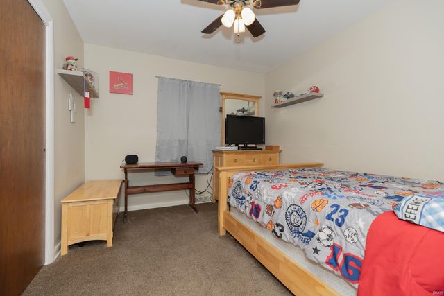 2413 W Mill Road, Evansville, IN 47720