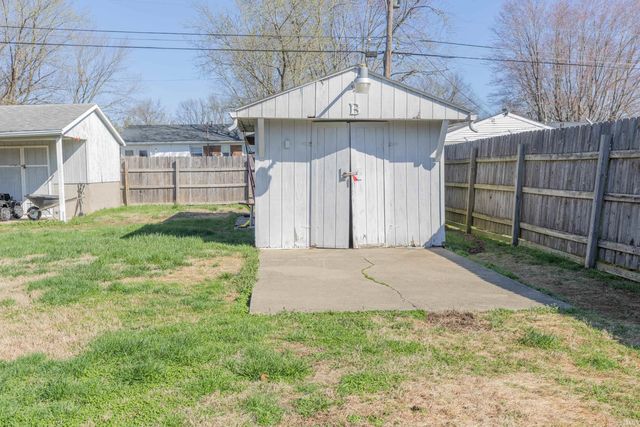 2413 W Mill Road, Evansville, IN 47720