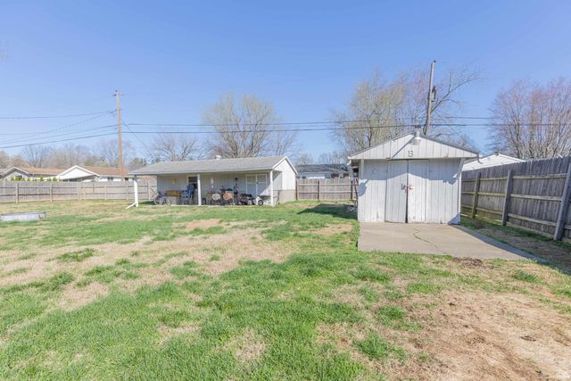 2413 W Mill Road, Evansville, IN 47720