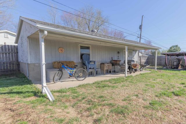 2413 W Mill Road, Evansville, IN 47720